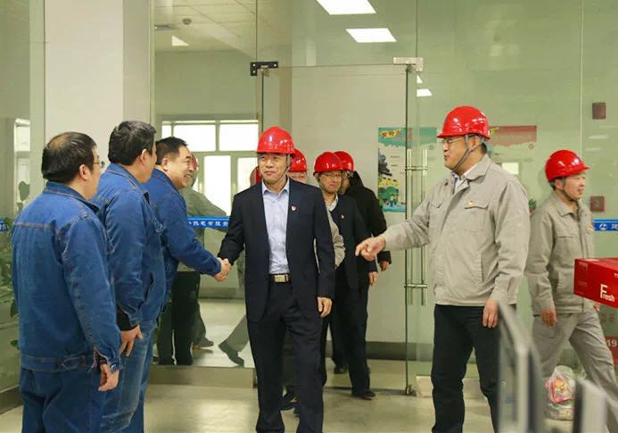建投能源黨委書記、總經(jīng)理徐貴林一行到邢臺(tái)熱電進(jìn)行節(jié)日慰問(wèn)